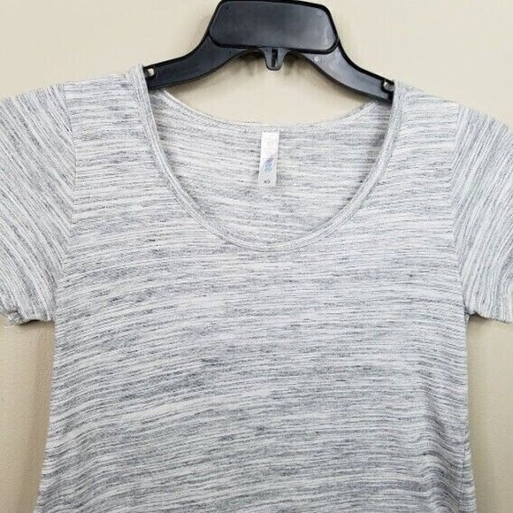 LuLaRoe Irma Tunic Tee Shirt Size XS Gray Oversize Ribbed Knit Round Neck - Picture 2 of 5